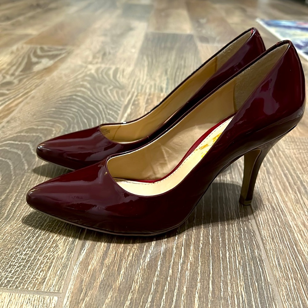 Arturo Chiang pumps, pointy toe, ox blood colored patent pumps. size 8